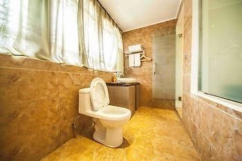 Nobles Living Castle Hotel Lijiang  Bagian luar foto