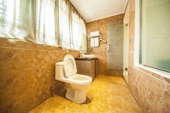 Nobles Living Castle Hotel Lijiang  Bagian luar foto