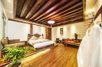 Nobles Living Castle Hotel Lijiang  Bagian luar foto