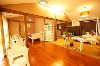 Nobles Living Castle Hotel Lijiang  Bagian luar foto