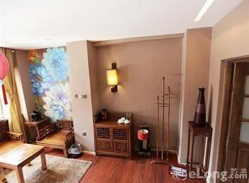 Nobles Living Castle Hotel Lijiang  Bagian luar foto
