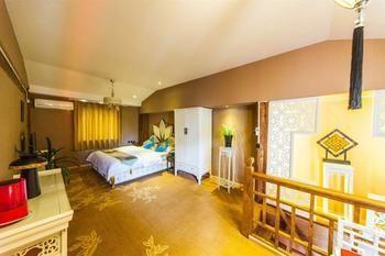 Nobles Living Castle Hotel Lijiang  Bagian luar foto