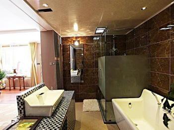Nobles Living Castle Hotel Lijiang  Bagian luar foto